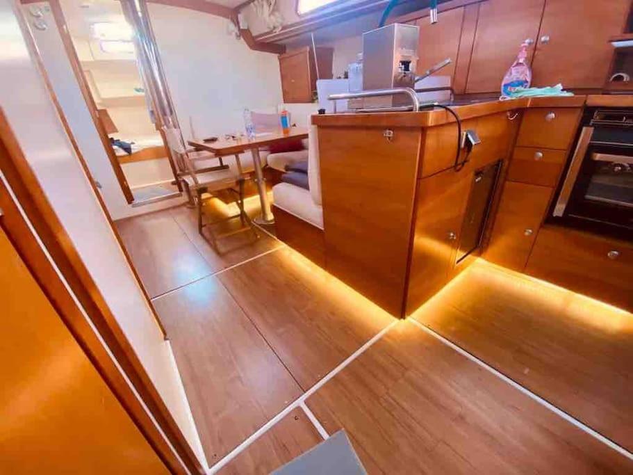 Boat And Breakfast Hotel ปาแลร์โม ภายนอก รูปภาพ